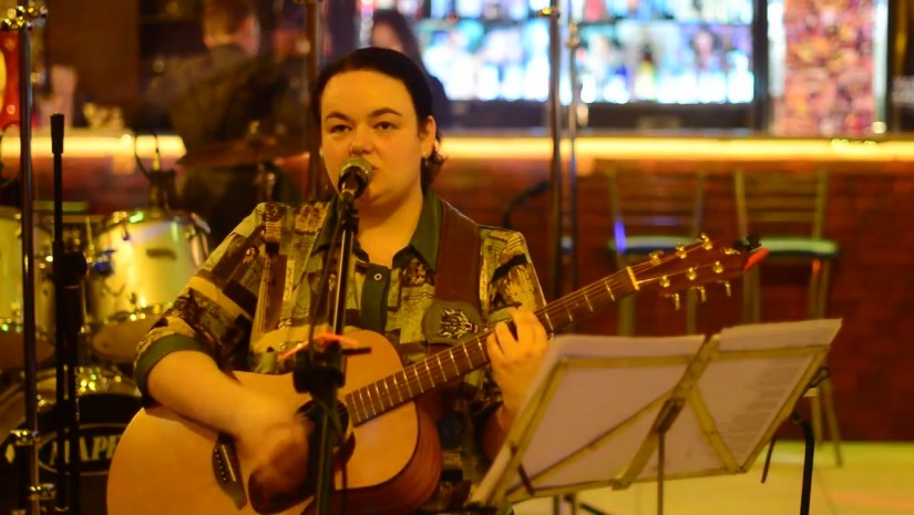 Александра Павлова aka Кошка Сашка: яркий бард-рокер